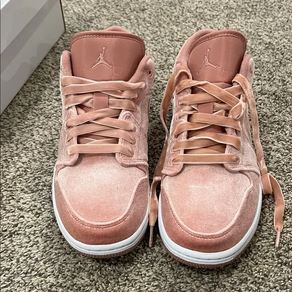 Women’s Nike Air Jordan Low SE Rose Sneakers - Picture 2 of 7